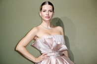 姉ケイト・モスは愛をくれなかった...異母妹ロッティ、アダルトSNS「オンリーファンズ」で活躍