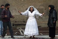 タリバンまた蛮行。結婚式の音楽を咎め発砲、3人死亡