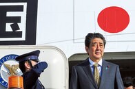 中国マネーを前に色あせる日本外交、プーチンも金正恩もなびかず