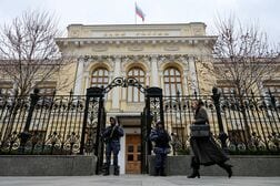 ロシア中銀、経済下支えへ0.5％利下げ　政策金利14.5％に