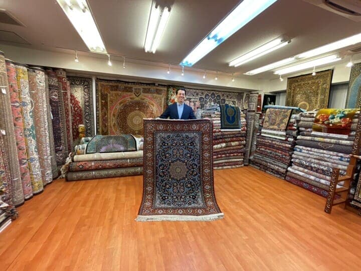 ペルシャ絨毯専門店カスピアンを営むイラン人レファヒーさん