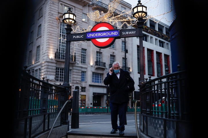 危機モードのロンドン──１日の新規感染者数が6万人を突破したイギリスと日本の共通点は（1月8日）　 John Sibley-REUTERS