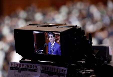 　日本政府は１０日に新型コロナウイルス対策第２弾を発表する。写真は安倍晋三首相。１月２０日、国会で撮影（２０２０年　ロイター/Kim Kyung-Hoon）
