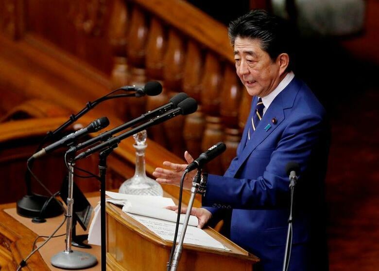安倍晋三首相は午前の参議院予算委員会で、新型コロナウイルスの感染拡大に対し、緊急事態宣言の実施を可能とする法整備を進める考えを示した。写真は1月20日、国会で撮影（2020年　ロイター/Kim Kyung-Hoon）