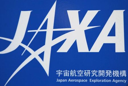　１２月２８日、宇宙航空研究開発機構（ＪＡＸＡ）は、日本の新型主力ロケット「Ｈ３」２号機を２０２４年２月１５日に種子島宇宙センターから打ち上げると発表した。写真はＪＡＸＡのロゴ。都内で２０１３年１月撮影（２０２３　ロイター／Issei Kato）