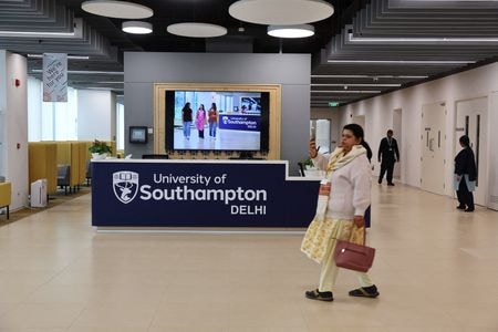 　インド・デリー郊外のサウサンプトン大デリー校で１月撮影。。 REUTERS/Anushree Fadnavis