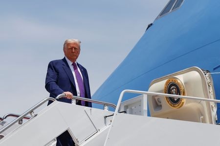 　米ペンシルベニア州ピッツバーグで７月１５日、トランプ大統領や大手ハイテク企業のトップが出席する人工知能（ＡＩ）・エネルギー関連サミットが開催される。メリーランド州アンドルーズ空軍基地で６月１０日撮影（２０２５年　ロイター/Evelyn Hockstein）