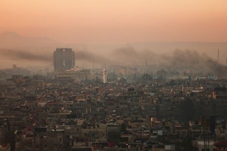 米政府は６日、シリアに対する人道支援提供を容易にするため、同国の統治機関との取引を６カ月間、制裁適用除外とすると発表した。１日、ダマスカスで撮影（２０２５年　ロイター/Amr Abdallah Dalsh）