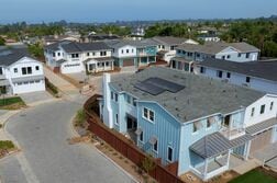 米一戸建て住宅着工、8月は7.6％増に回復　建設許可件数は減少