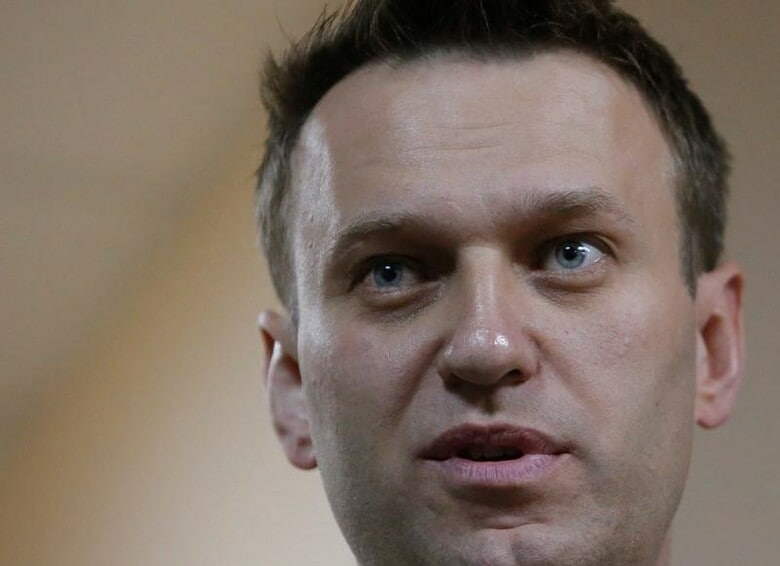 ６月１２日、ロシア各地で、反体制の指導者アレクセイ・ナワリヌイ氏（写真）が呼び掛けた反汚職デモが開催される予定で、数千人の参加が見込まれている。写真は５月モスクワで撮影（２０１７年　ロイター／Sergei Karpukhin