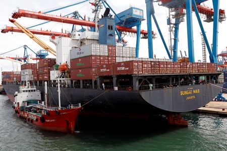 　6 月１５日、インドネシア統計局が発表した５月の貿易統計は、黒字額が約４億４０００万ドルと２０２０年４月以来の低水準となった。写真は２０２１年１月、ジャカルタで撮影（２０２３年　ロイター/Willy Kurniawan）