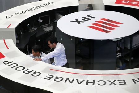 　３月２７日、東京株式市場で、日経平均は急反発した。写真は２０１８年１０月、東京証券取引所で撮影（２０２０年　ロイター/Issei Kato）