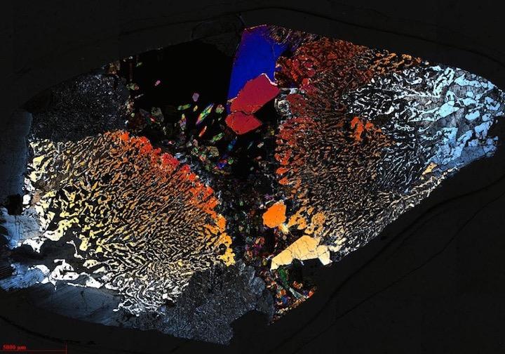 インド洋の海底深くの地殻から微生物が発見された　Photo by Frieder Klein, （C)Woods Hole Oceanographic Institution