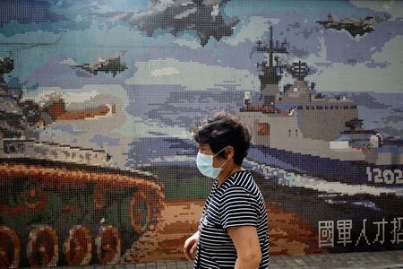 　９月１７日、台湾国防部（国防省）は１７日、中国の対潜哨戒機２機が１６日に台湾の防空識別圏に入り、台湾空軍が識別圏から出るよう警告したと明らかにした。台北で４月撮影（２０２０年　ロイター／Ann Wang）