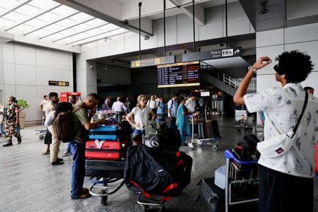 　インド空港管理当局は、航空管制システムに技術的な問題が発生し、デリー空港で航空便の運航に影響が出ていると発表した。写真は昨年７月、デリー空港第２ターミナルで撮影（２０２５年　ロイター／Anushree Fadnavis）