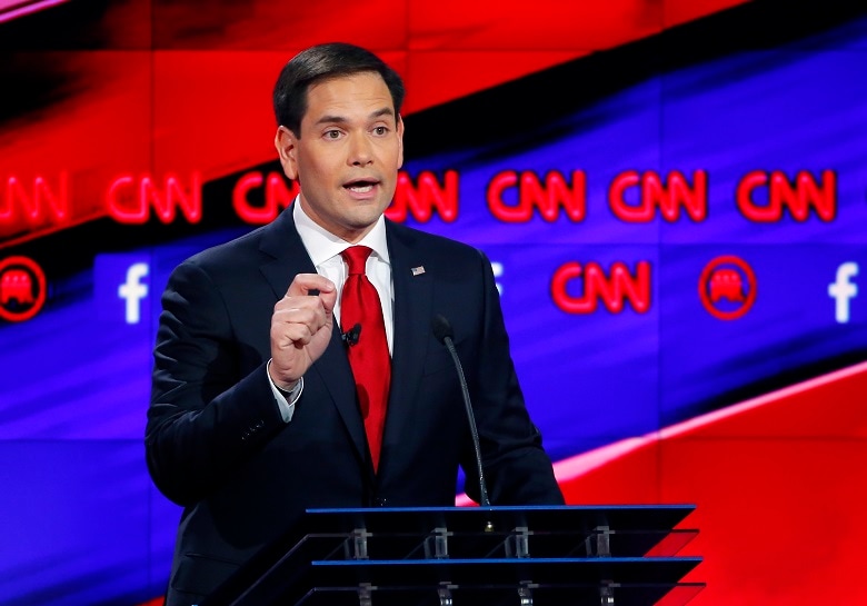 共和党主流派はトランプの党候補指名獲得を阻止したいと考えているが、お気に入りのジェブ・ブッシュは振るわず、若く弁舌爽やかな「救世主」マルコ・ルビオ（写真）もトランプとの首位争いに持ち込むだけの勢いを得るのは難しい　Mike Blake-REUTERS