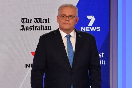 　オーストラリアのアルバニージー首相は１６日、モリソン前首相が新型コロナウイルスのパンデミック（世界的大流行）下で複数の閣僚の役割をひそかに担っていたことについて「民主主義を損ねた」と非難した。写真はシドニーで５月に撮影したモリソン氏（２０２２年　ロイター／Mick Tsikas）