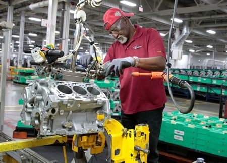 米商務省が３０日発表した第２・四半期の実質国内総生産（ＧＤＰ）確報値（季節調整済み）は年率換算で前期比３１．４％減と、統計を開始した１９４７年以来最も大きな落ち込みとなった。ミシガン州ロムラスで昨年８月撮影（２０２０年　ロイター/Rebecca Cook）