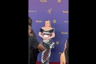 【動画】エミー賞の会場で、女優ニコラ・コクランの存在を「完全無視」する男女の行動に「失礼すぎる」と怒りの声