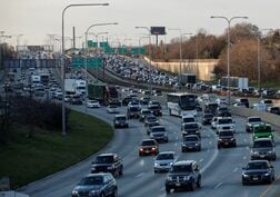 米自動車業界団体、排ガス規制強化延期へ規則改定を要求