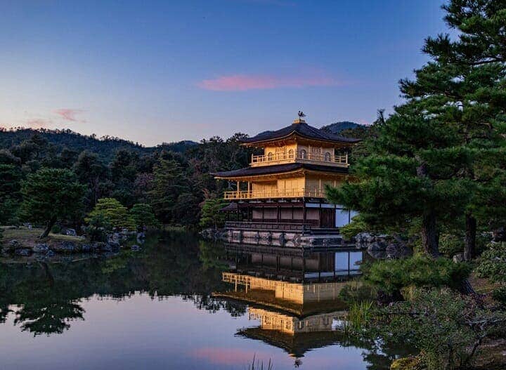 「古都京都の文化財」として世界遺産登録されている鹿苑寺