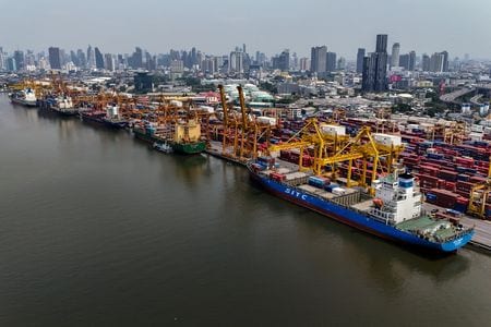 　タイの１０月の輸出は前年同月比５．７％増となり、伸び率はアナリスト予想の６．３％を下回った。写真は４月、バンコクで撮影（２０２５年　ロイター／Athit Perawongmetha）