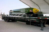 米軍が「すべての爆弾の母」をアフガニスタンのISIS拠点に投下