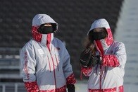 平昌五輪、氷点下のスタジアムに4時間以上座る開会式