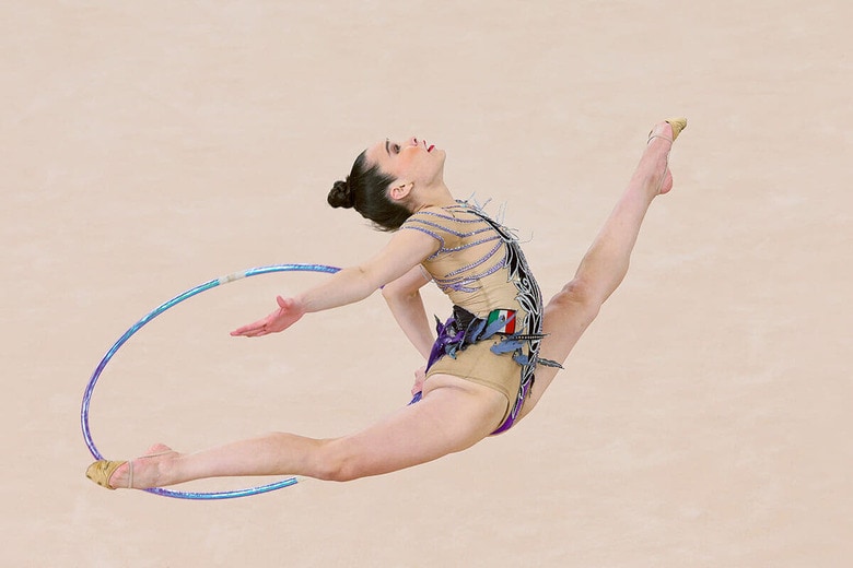 新体操選手などに有利な柔らかい関節がつらい症状を起こすことも　ANDY LYONS/GETTY IMAGES