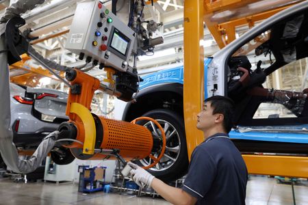 　中国国家統計局が１日発表した２月の製造業購買担当者景気指数（ＰＭＩ）は５０．２に上昇し、３カ月ぶりの高水準となった。景況拡大・縮小の分かれ目となる５０を上回り、景況拡大に転じた。中国安徽省の工場で２０２２年８月撮影、提供写真（２０２５年　ロイター／China Daily）