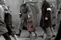 『シンドラーのリスト』の「赤いコートの少女」が今、ウクライナ難民にもたらす希望