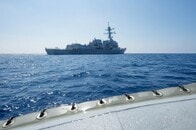 中国、南シナ海で実効支配下の人工島付近航行した米駆逐艦に警告