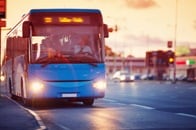 「電車もバスも無料」の自治体が欧州で拡大中　なぜ無料に？