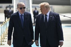 トルコ大統領、トランプ氏に対イラン協議継続要請　支援も申し出