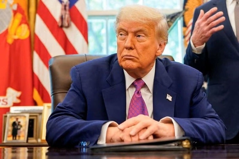 ６月１７日、トランプ米大統領は、日本との貿易協議で合意する可能性があるとしたが、日本側は「タフだ」と述べた。ホワイトハウスで１０日撮影（２０２５年　ロイター/Nathan Howard）