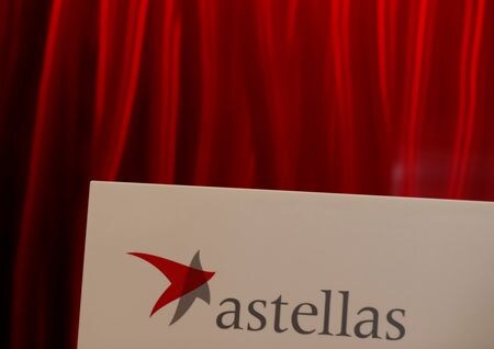 ３月１日、アステラス製薬は開発を進めている肺炎球菌ワクチンＡＳＰ３７７２の開発・商業化に関する独占的な権利を米Ａｆｆｉｎｉｖａｘ社へ返還すると発表した。写真はアステラス製薬のロゴ。都内で２０１９年１２月撮影（２０２２年/Kim Kyung-Hoon）