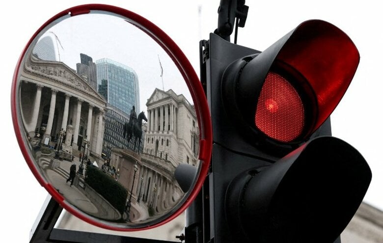 写真はイングランド銀行の建物。2025年2月、ロンドンで撮影。REUTERS/Toby Melville