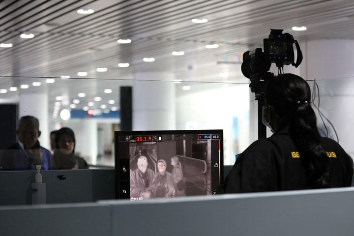 世界に広がる新型ウイルスの脅威（写真は1月21日、クアランプール国際空港の検疫）　Lim Huey Teng-REUTERS