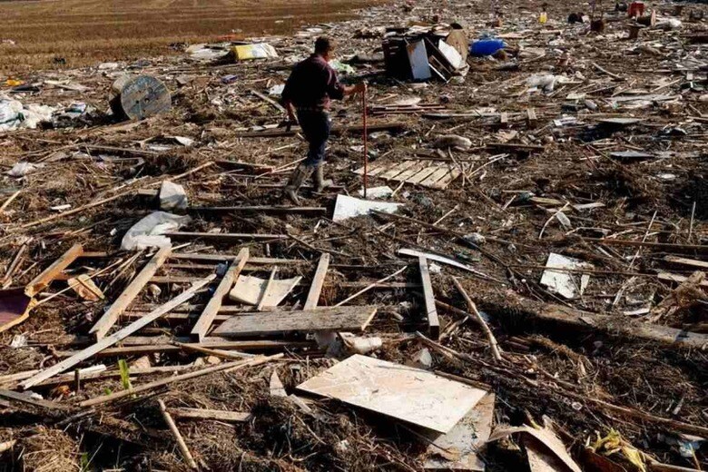 欧州中央銀行（ＥＣＢ）と欧州連合（ＥＵ）保険規制当局は１８日、気候変動災害による損害への備えとして域内企業や個人に保険への加入を促す制度の整備を提案した。写真は１１月、スペイン・バレンシア州で撮影（２０２４年　ロイター／ Eva Manez）