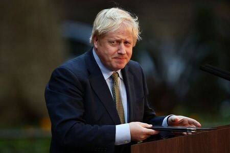 ジョンソン英首相の報道官は、政府が２０日にＥＵ離脱法案を議会に提出し、クリスマスまでに採決に向けた手続きを開始したい考えと述べた。写真はジョンソン首相。１３日、ロンドンで撮影（２０１９年　ロイター/Lisi Niesner）