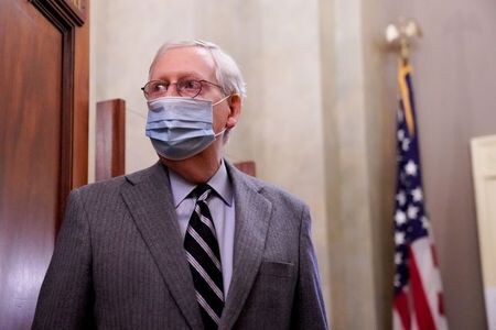 　１２月２０日、米共和党のマコネル上院院内総務は、９０００億ドル規模の新型コロナウイルス追加経済対策で、共和・民主両党の議会指導部が合意に達したと明らかにした。米首都ワシントンで１６日撮影（２０２０年　ロイター/Erin Scott）