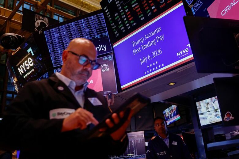 米ニューヨーク証券取引所で６日撮影。REUTERS/Jeenah Moon