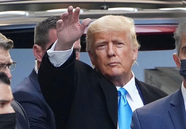 補欠選挙の推薦もトランプ元大統領らしい行動原理に基づくものだった...... REUTERS/Carlo Allegri