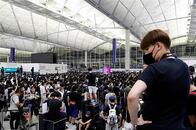 香港、今週末も反政府デモ計画　空港ターゲットに｢人間の鎖｣