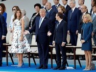 トランプをパリに招いたマクロン「おもてなし」外交のしたたかさ