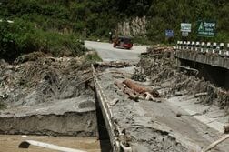 アングル：ネパール土石流でインド人多数が行方不明、ヒンドゥー教聖地巡礼者ら