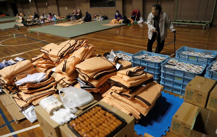 全国自治体の防災対策を検討する地域防災会議のメンバーは圧倒的に男性が多い（写真は台風19号に備えて長野で開設された避難所）　Kim Kyung-Hoon-REUTERS