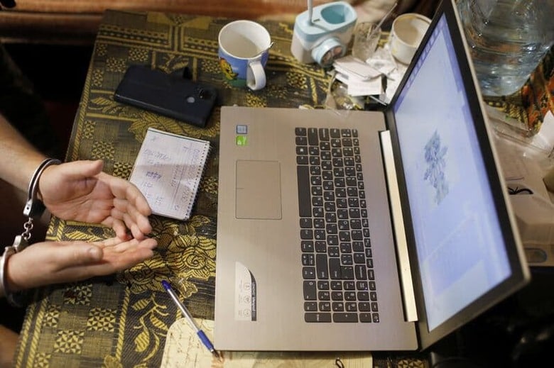 ウクライナの情報機関である保安局（SBU）は8日、ウクライナ国防相と軍事情報機関のトップの殺害を計画していた人物二人を逮捕したと発表した。二人はロシア情報機関のために働いていたとしている。（2022年　ロイター／Ricardo Moraes）