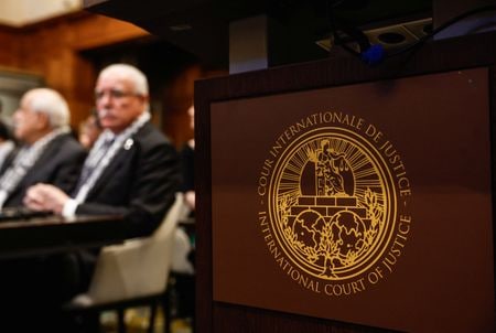 国際司法裁判所（ＩＣＪ）は２８日、イスラエルに対し、パレスチナ自治区ガザのパレスチナ人に基本的な食料を遅滞なく届けるために必要かつ効果的な措置を講じるよう全会一致で命じた。２月１９日撮影（２０２４年　ロイター/Piroschka van de Wouw/ File photo）