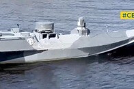 「こうした映像は史上初」 火炎放射器を搭載したウクライナのドローンが、ロシア艦船を攻撃する瞬間
